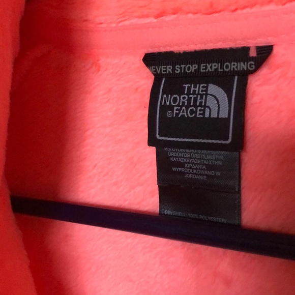 Fuzzy Northface - Picture 3 of 4